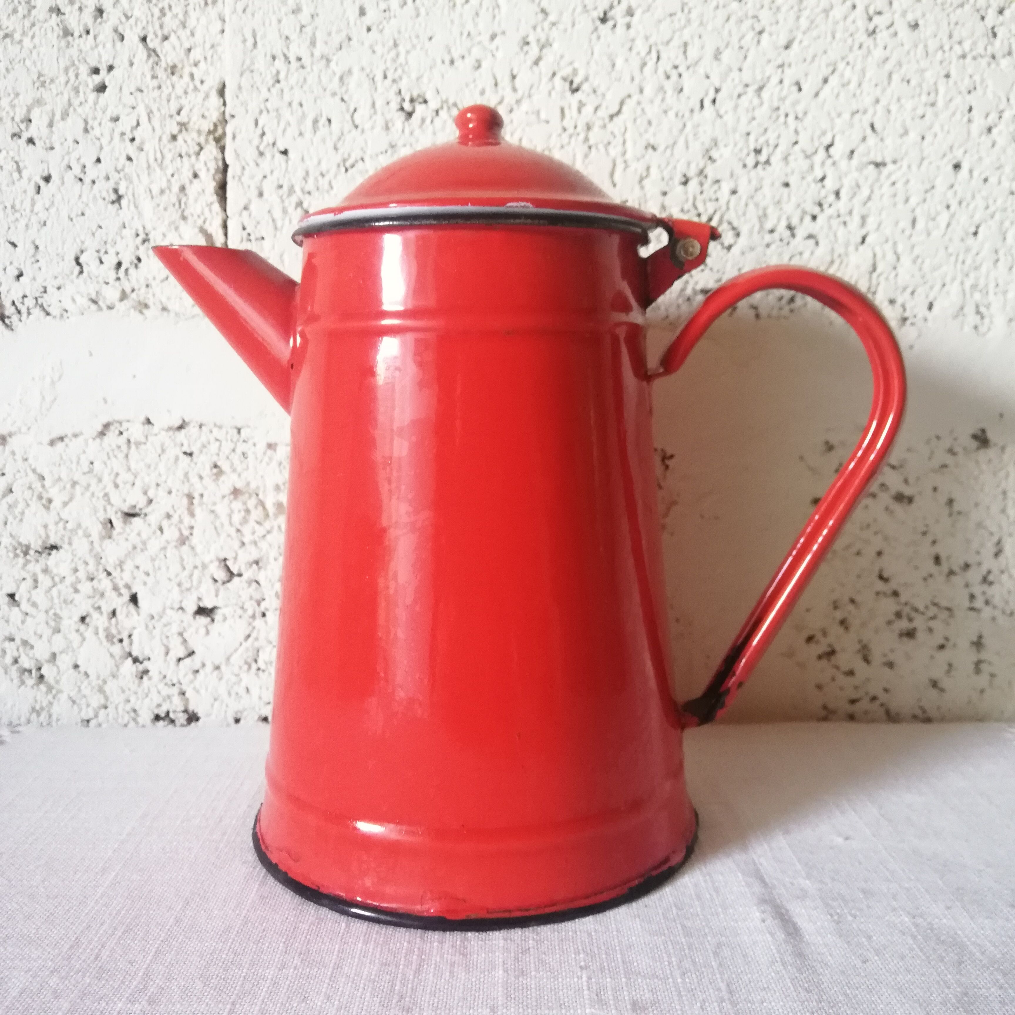 Enamelled coffee maker