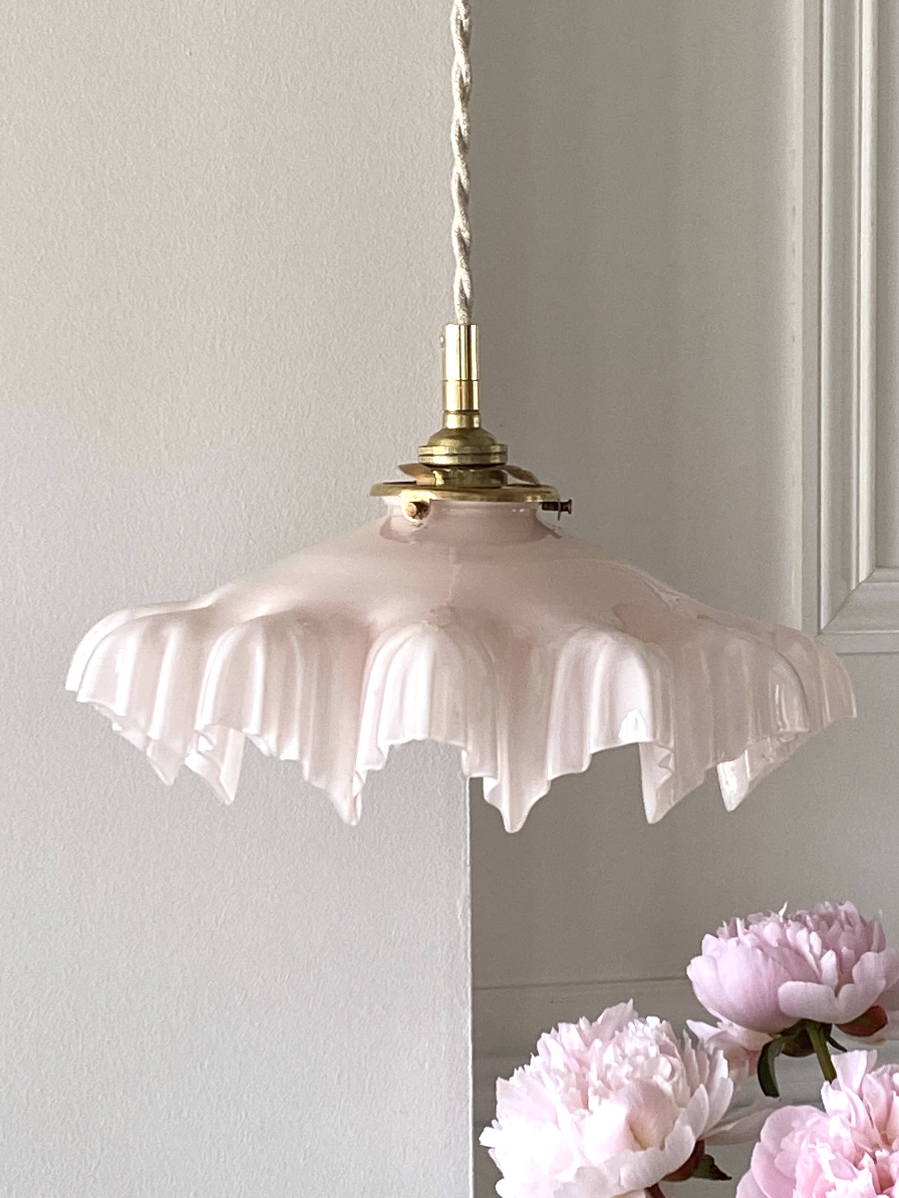 “Frou frou” pendant light