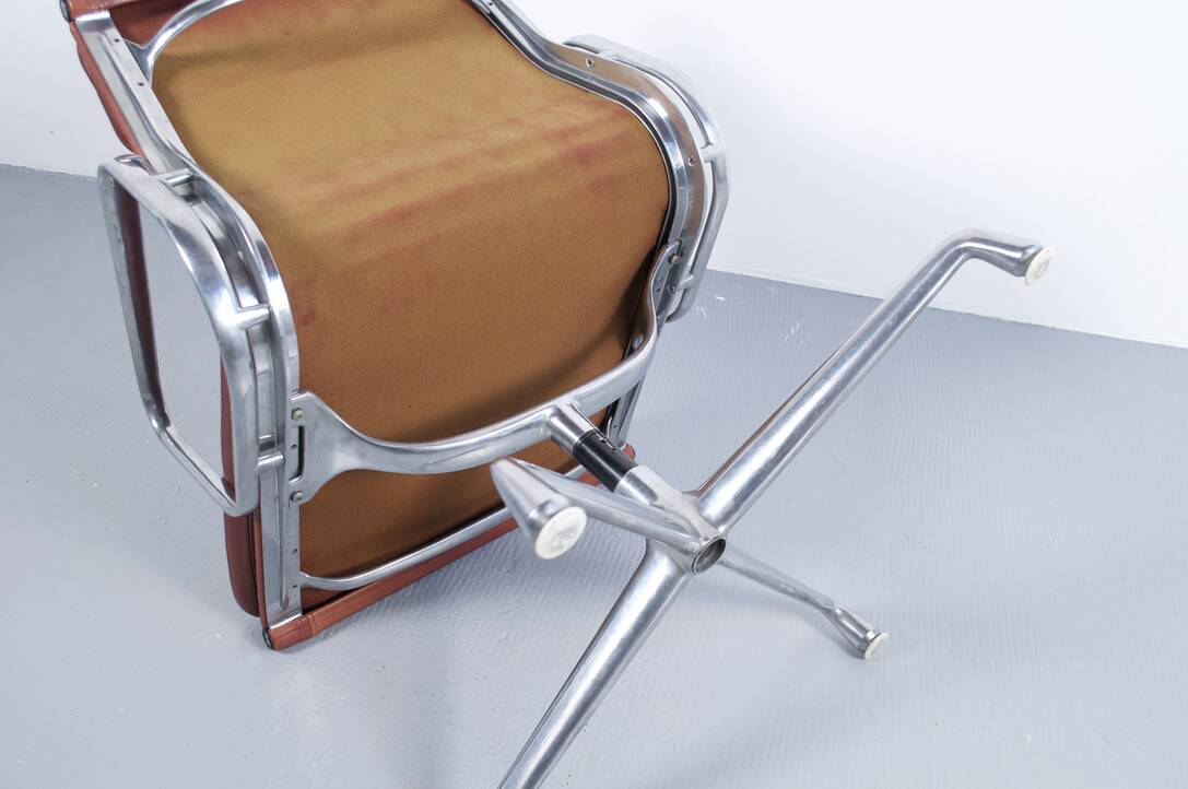 EAMES ARMCHAIR HERMAN MILLER ICF SOFT PAD EA 208 1970s