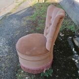 Fringed toad chair