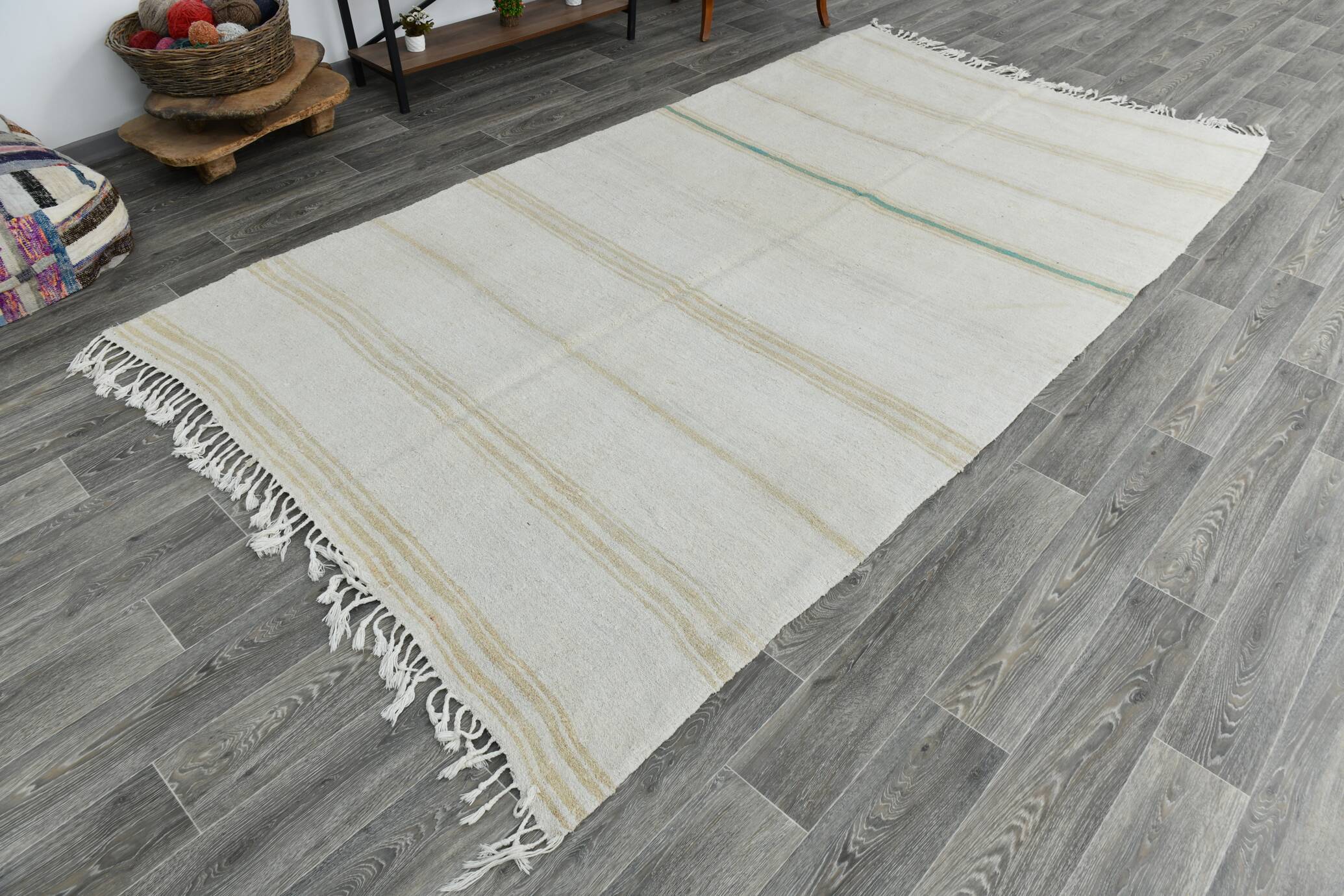 Off-White Oversize Oushak Vintage Rug For Living Room, 181x335 Cm
