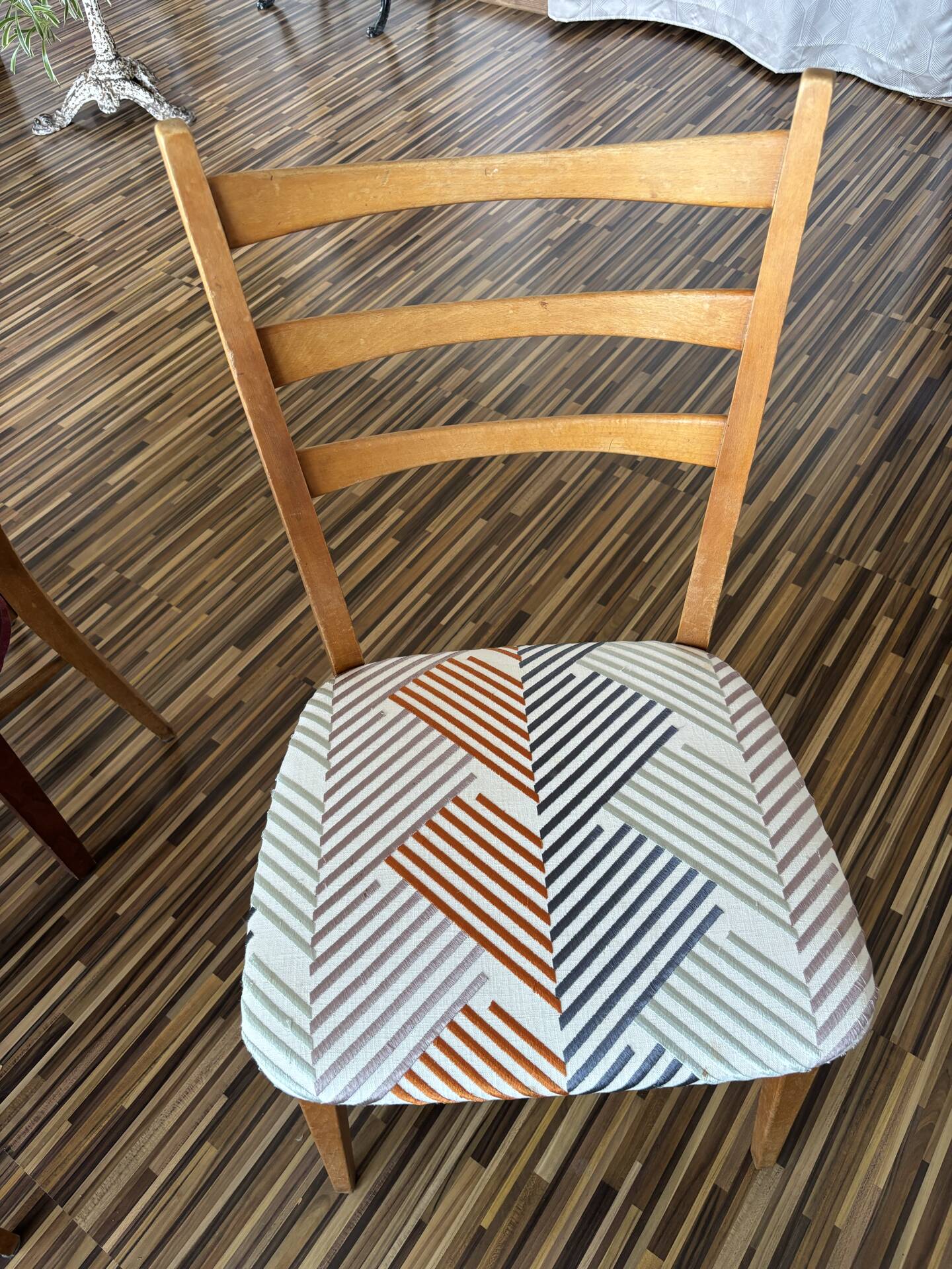 4 chairs