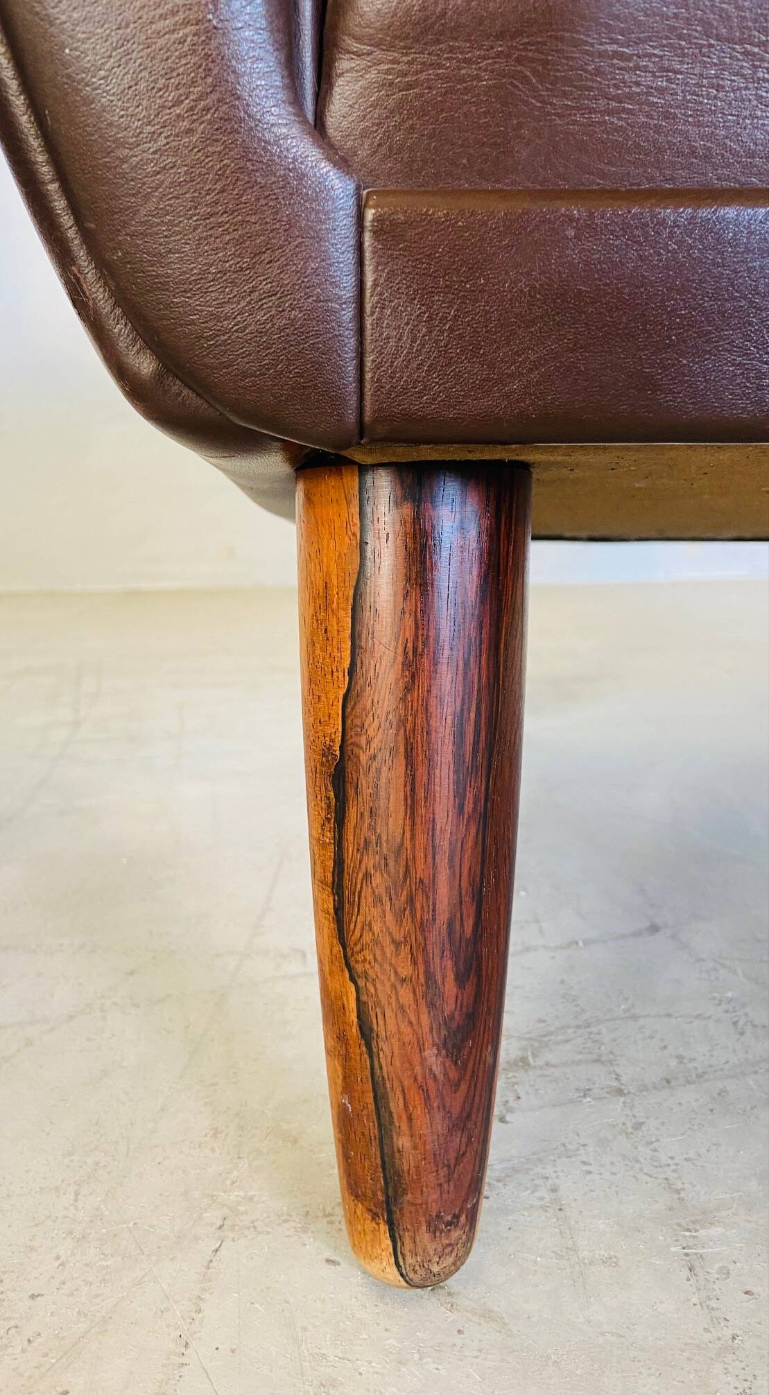 Vintage retro danish mid-century g. thams club chairs in coco brown leather