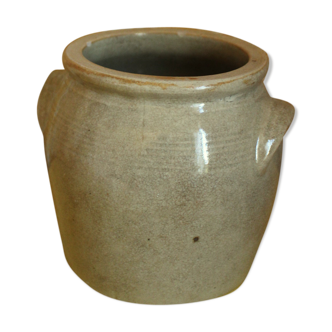 Pot in sandstone