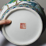 Large covered vase in Chinese porcelain, floral famille rose decoration.