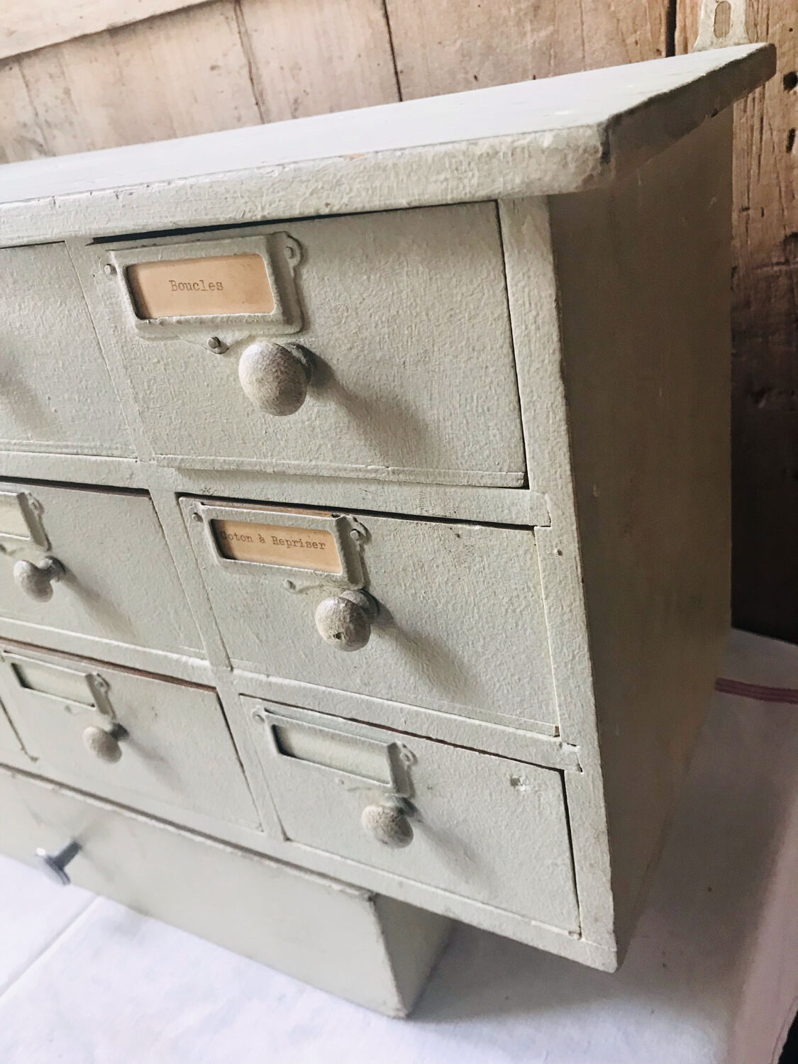 wall cabinet with drawers