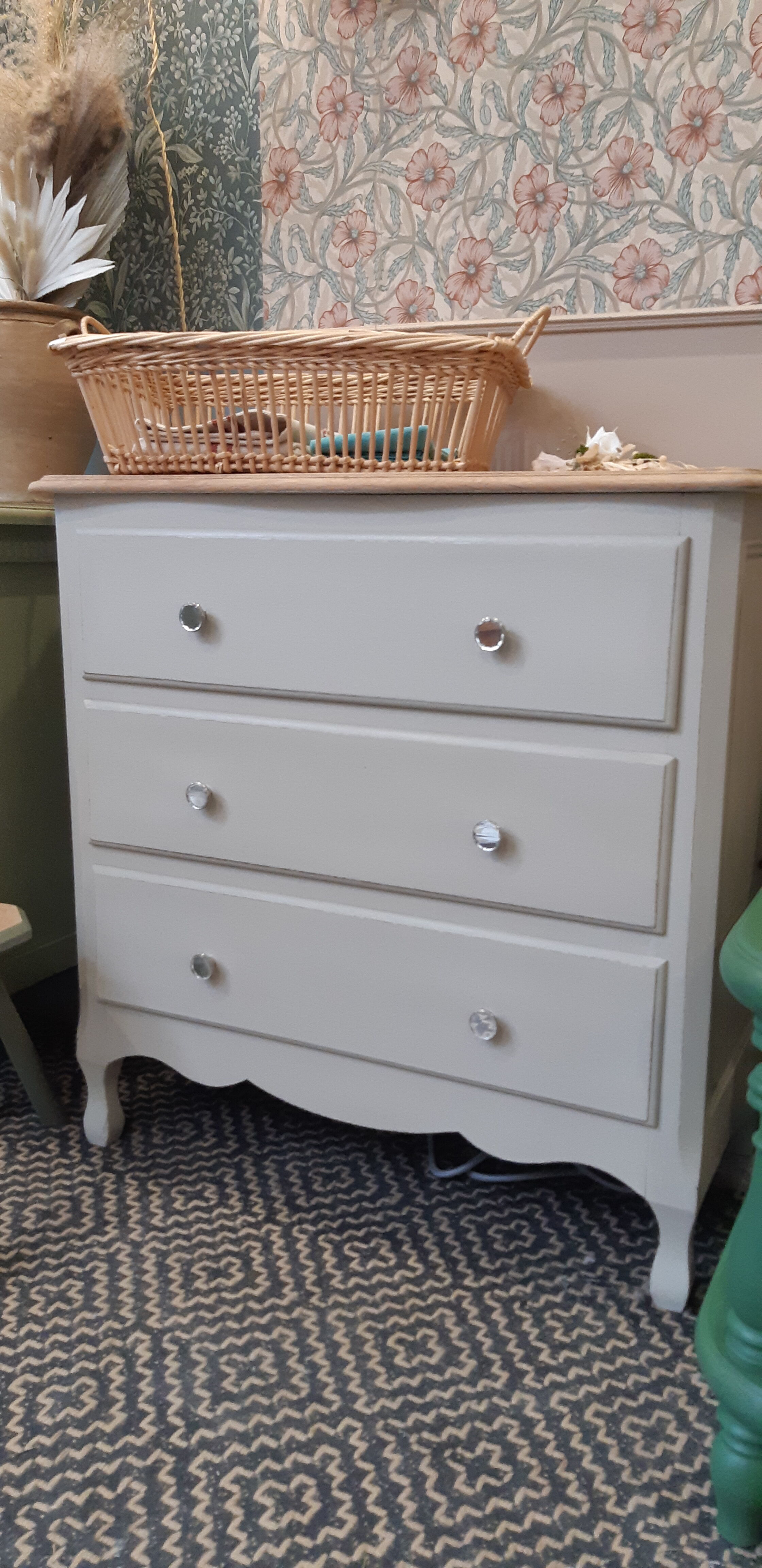 Wood and clay chest of drawers