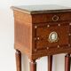 Table de chevet néoclassique, dans le goût anglais Regency Wedgewood
