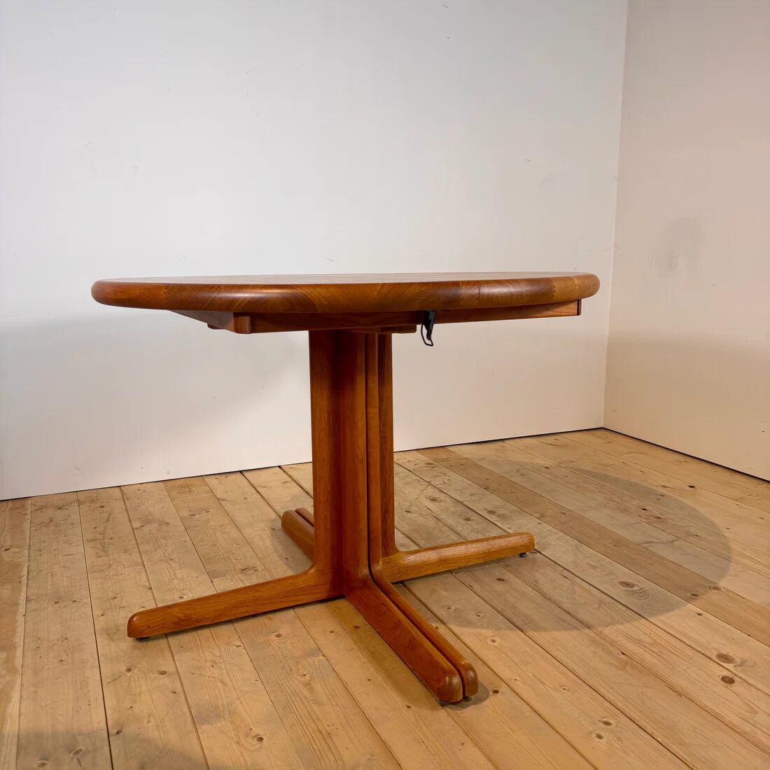 Table à manger ronde extensible en teck, années 1960