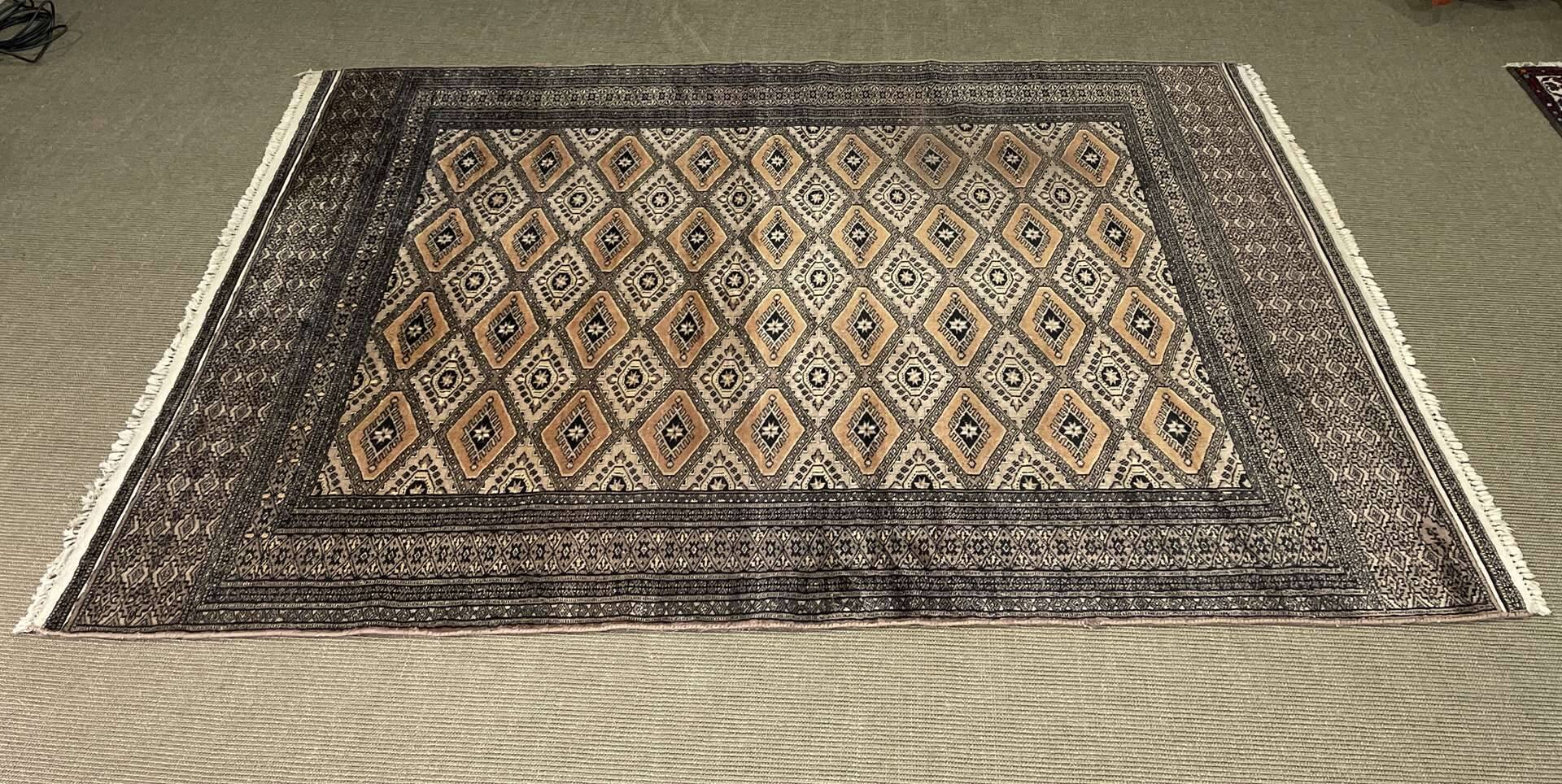 Handmade Pakistani wool and silk rug - 2m23x1m56