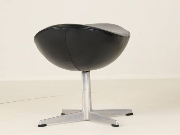 Fauteuil Egg et ottoman d'Arne Jacobsen, Danemark, années 1960
