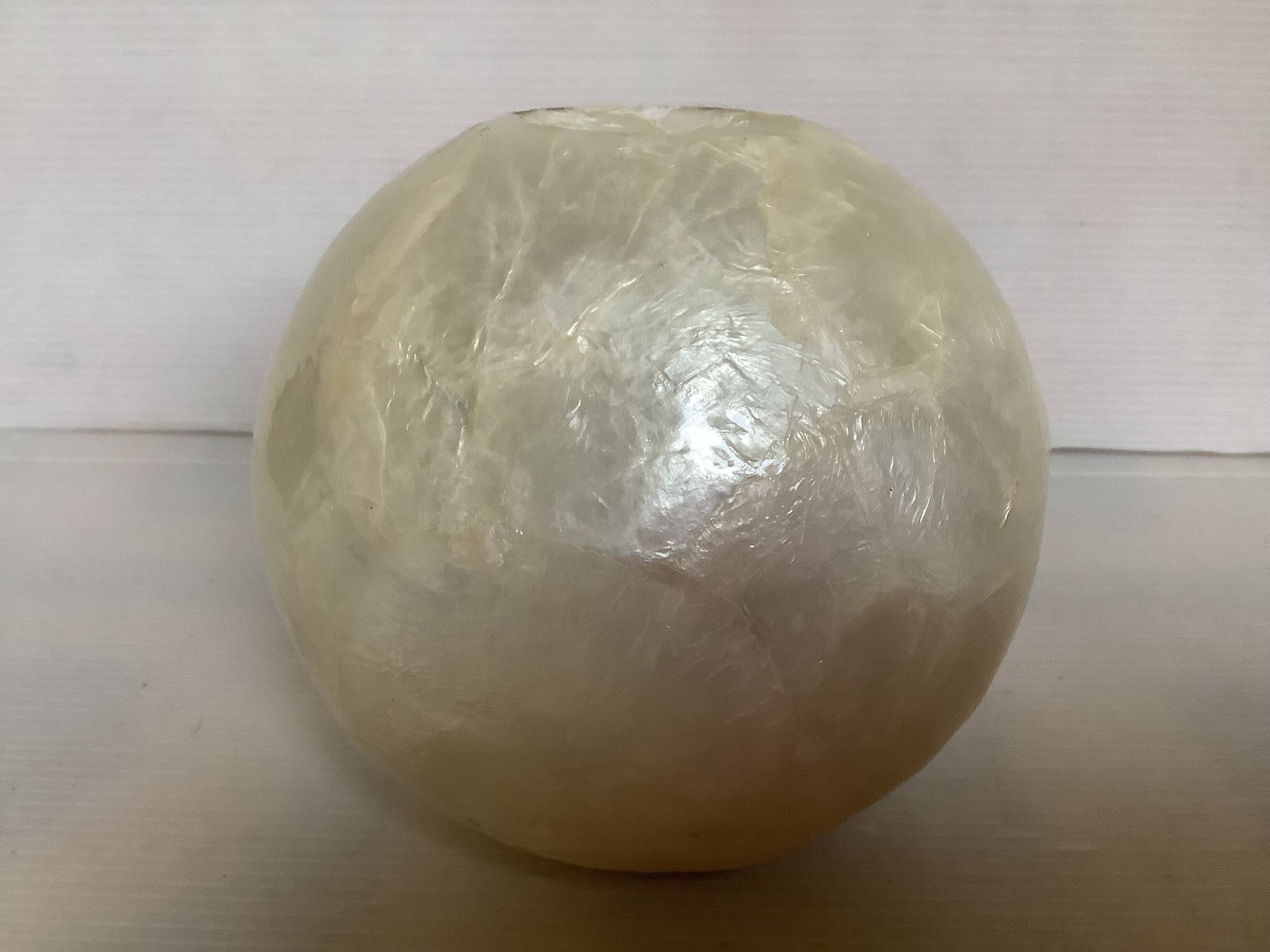 Mother-of-pearl ball vase
