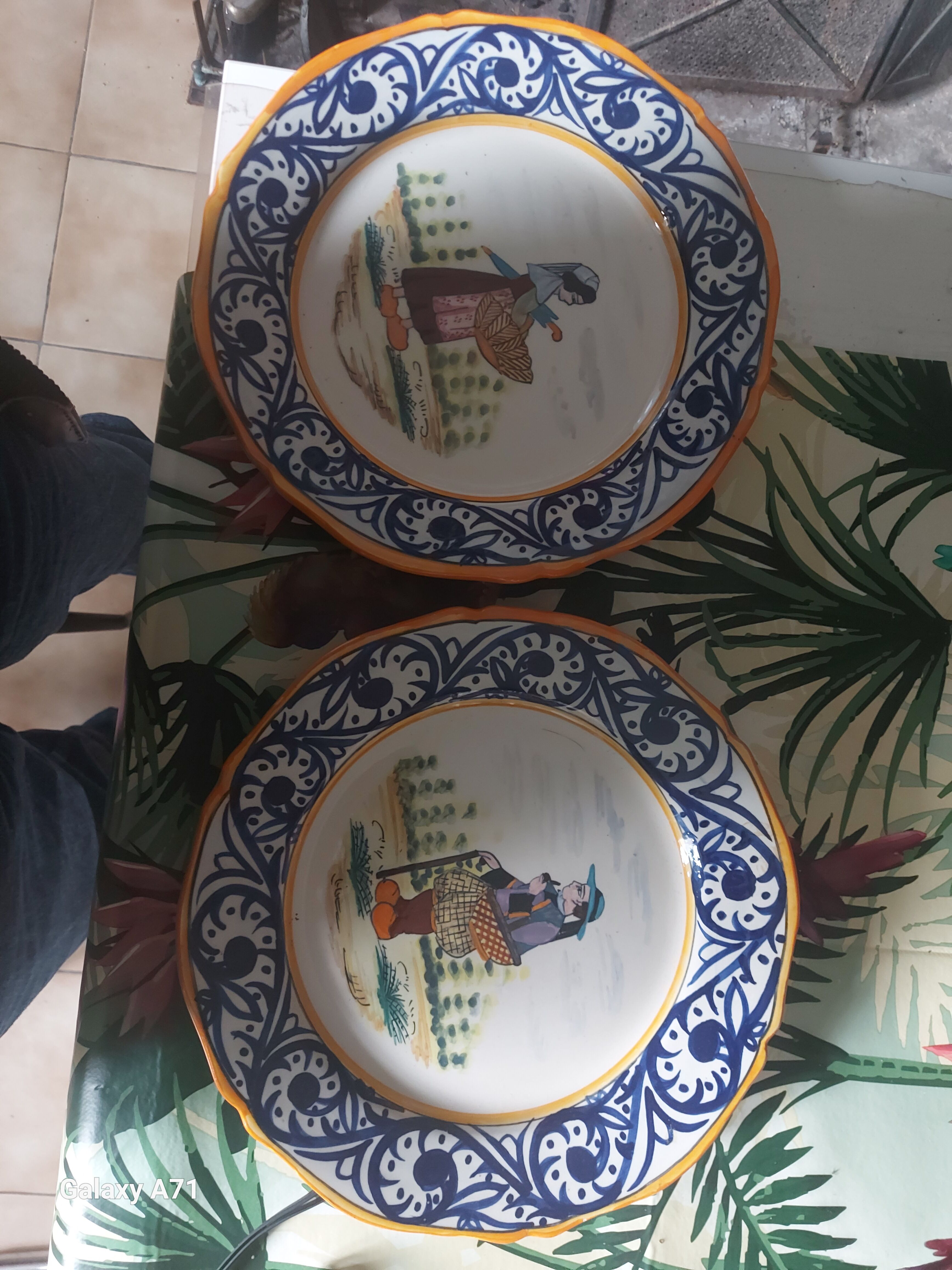2 decorative Breton plates signed HB Quimper