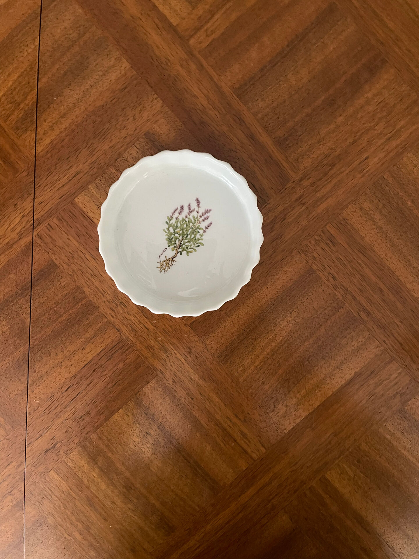 Couper la faïence « Lavender »
