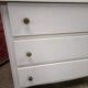 Commode des années 60, 3 tiroirs, peinte en blanc