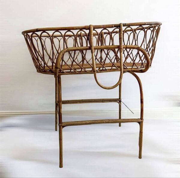 Berceau en rotin vintage