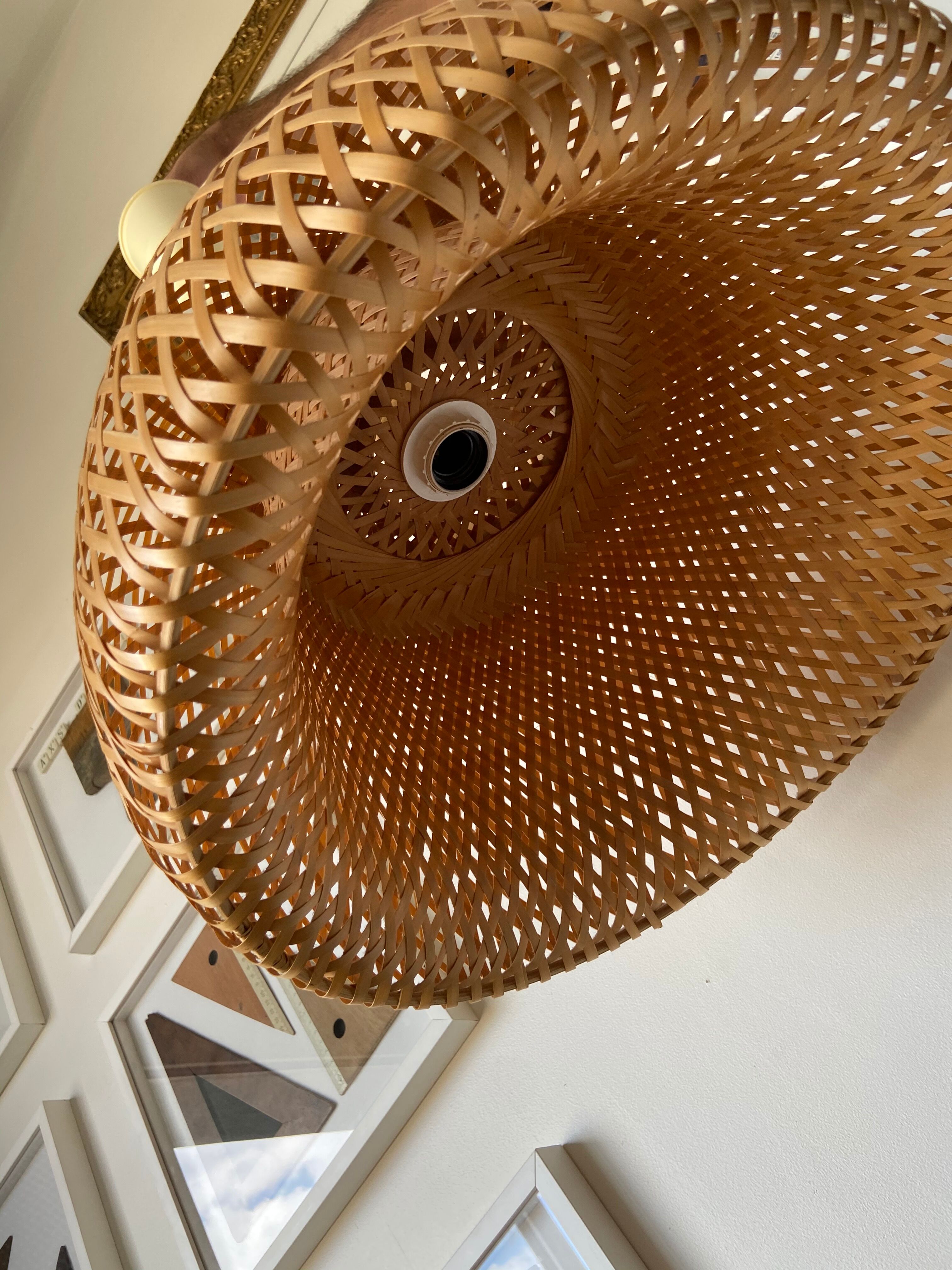 Telescopic wicker hanging lamp