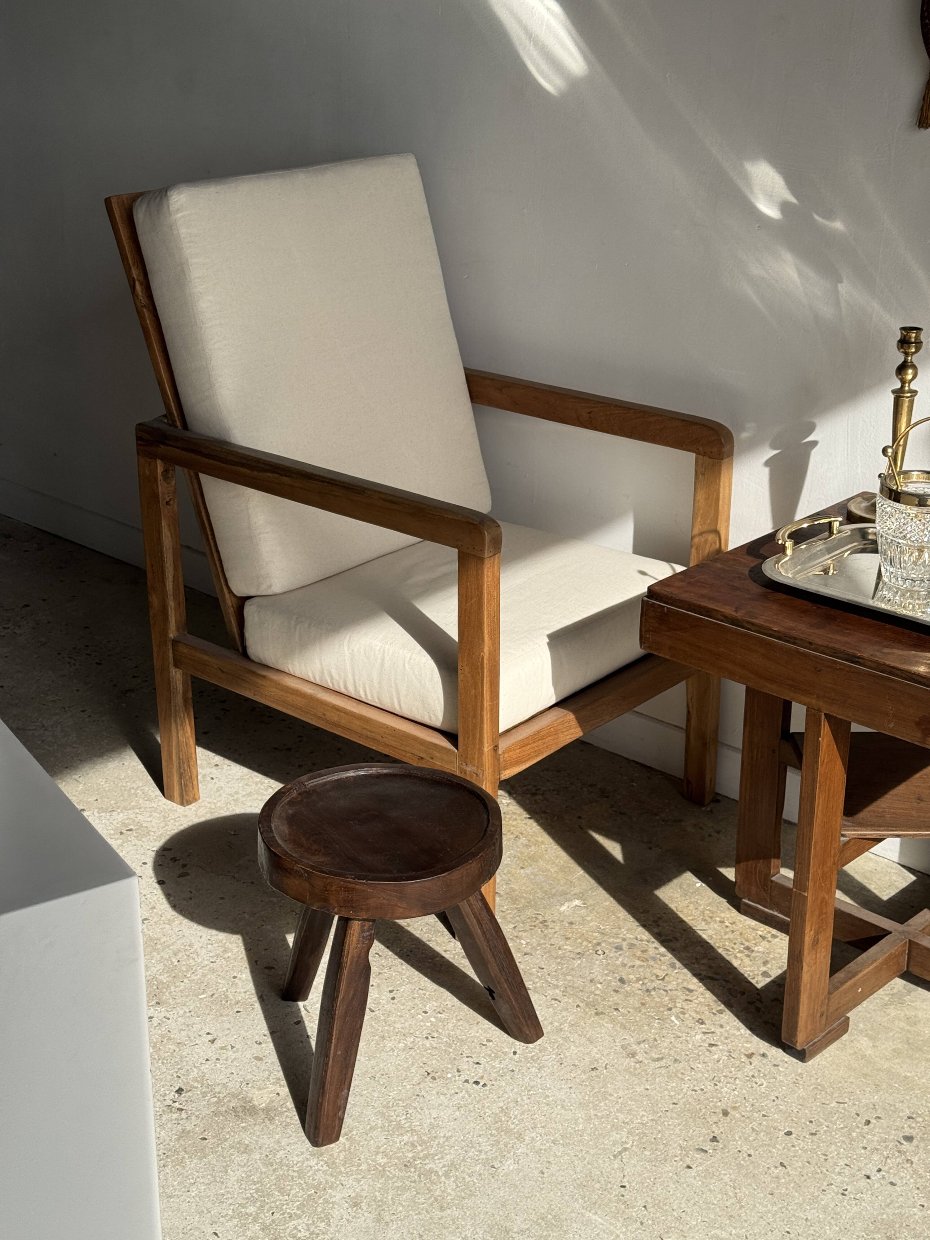 Small oval Art Deco mirror in brown and gold 33x54.