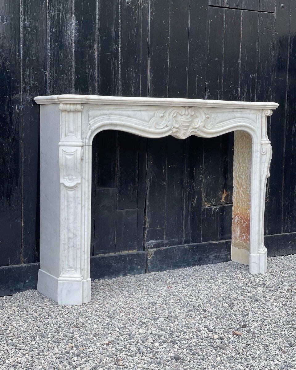Fireplace in carrara marble around 1880