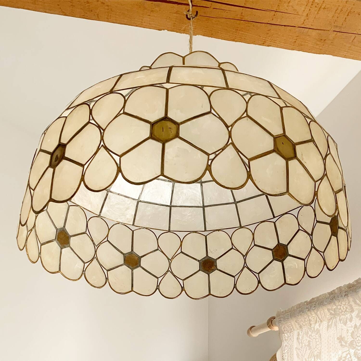 Vintage XXL pendant light in mother-of-pearl and brass