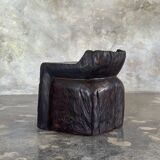 Stool, tabouret or low Japanese-style armchair in brutalist monoxyle radica.