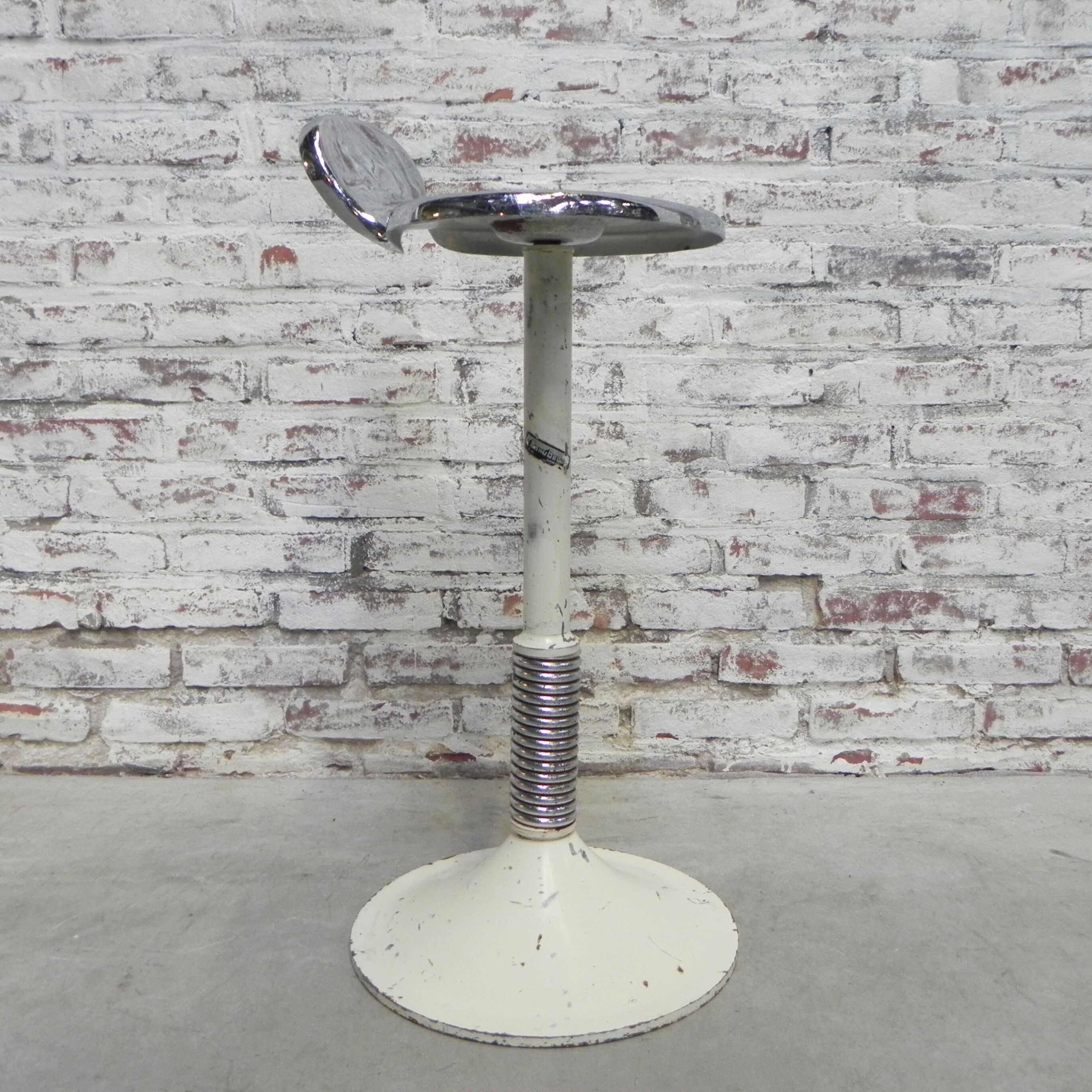 Industrial dental stool, Manubelge
