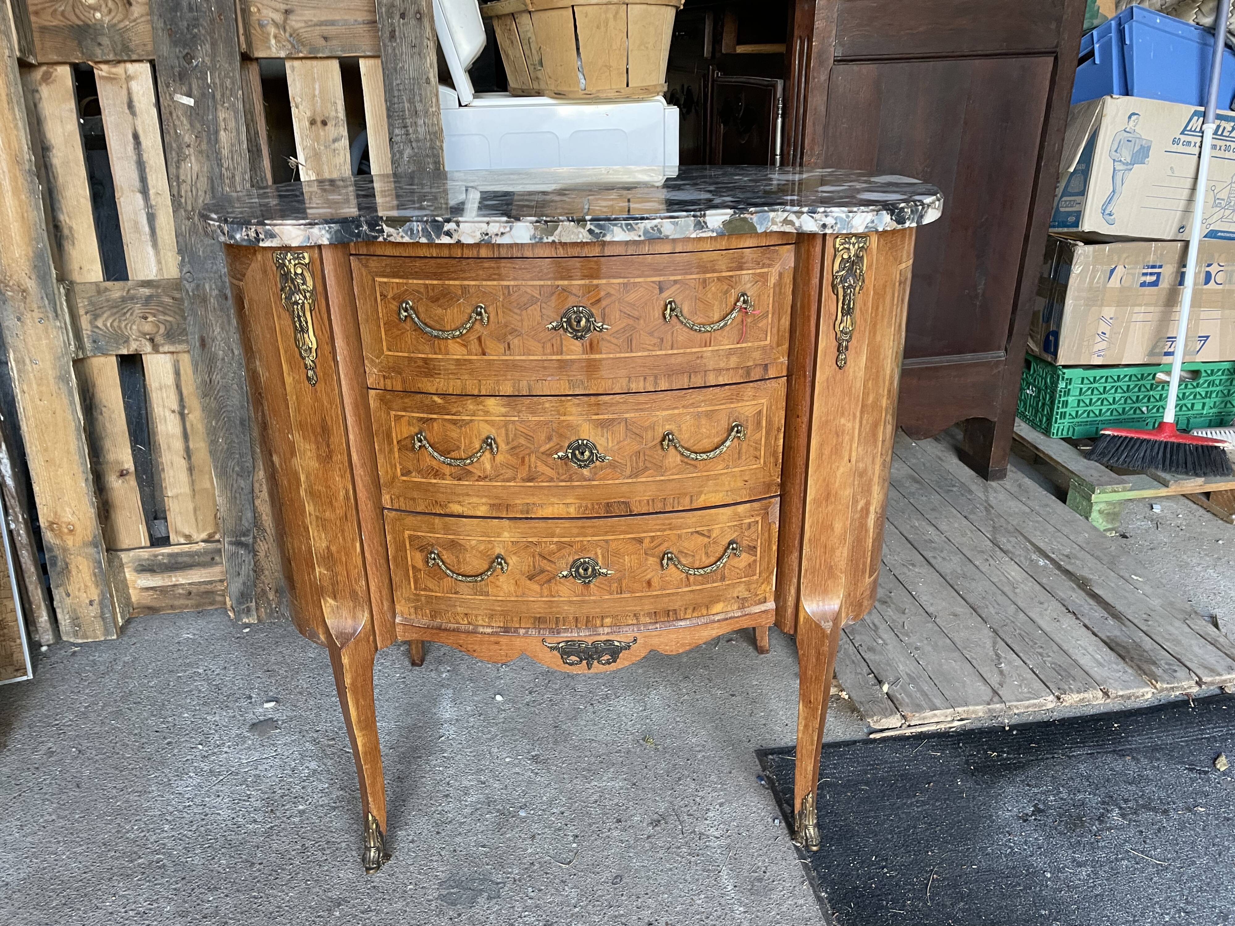 Chest of drawers Louis XVI rognon