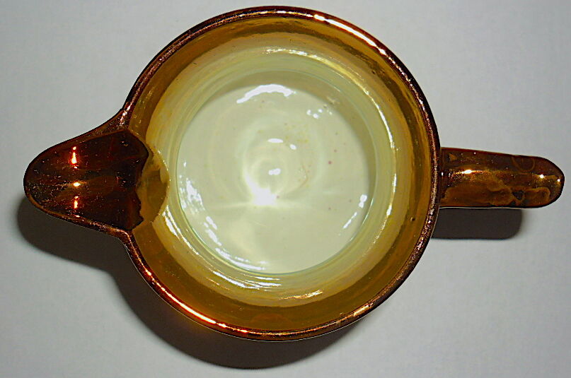 Paire de pichets en faïence lustrée du Staffordshire dite faïence de "Jersey"