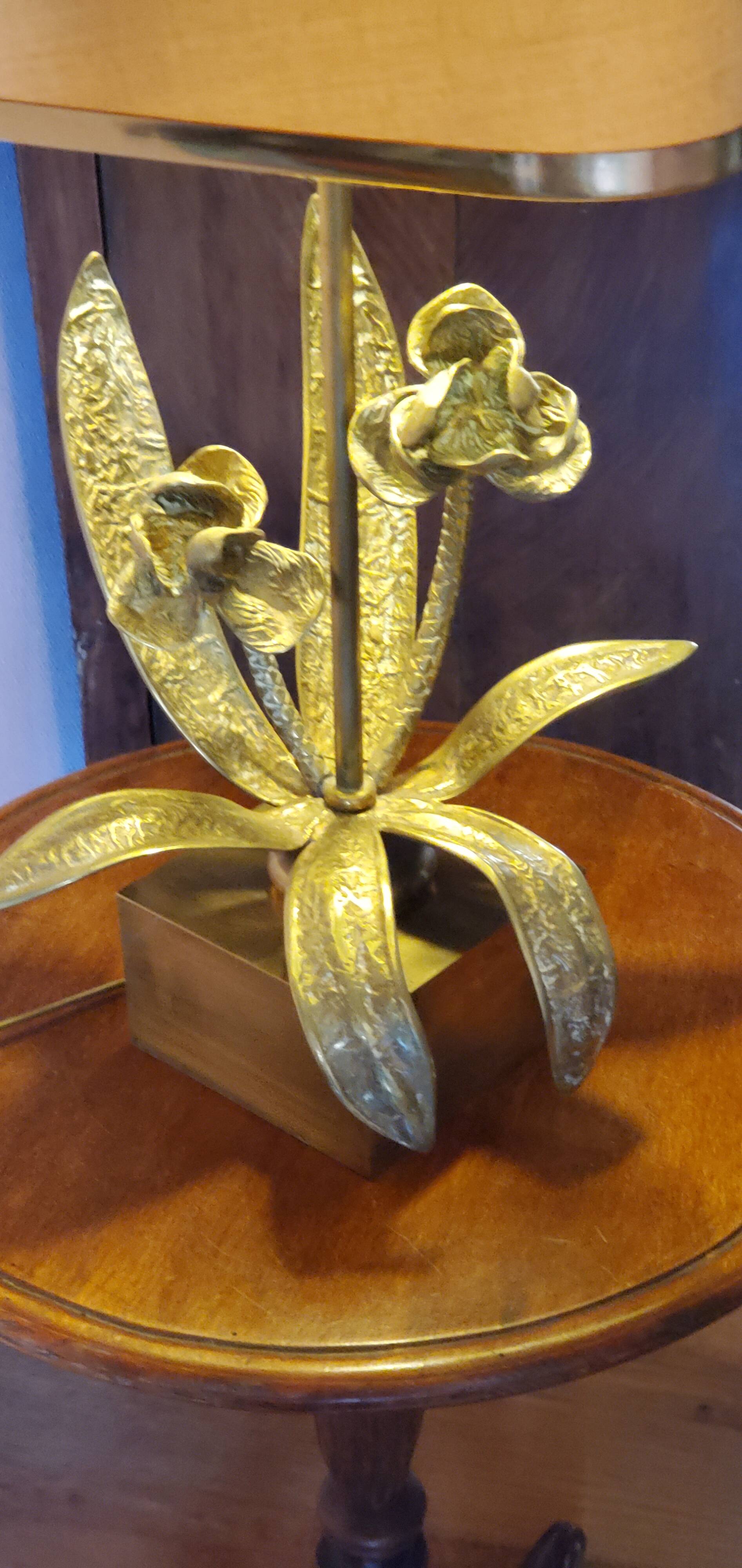 Grande lampe en laiton