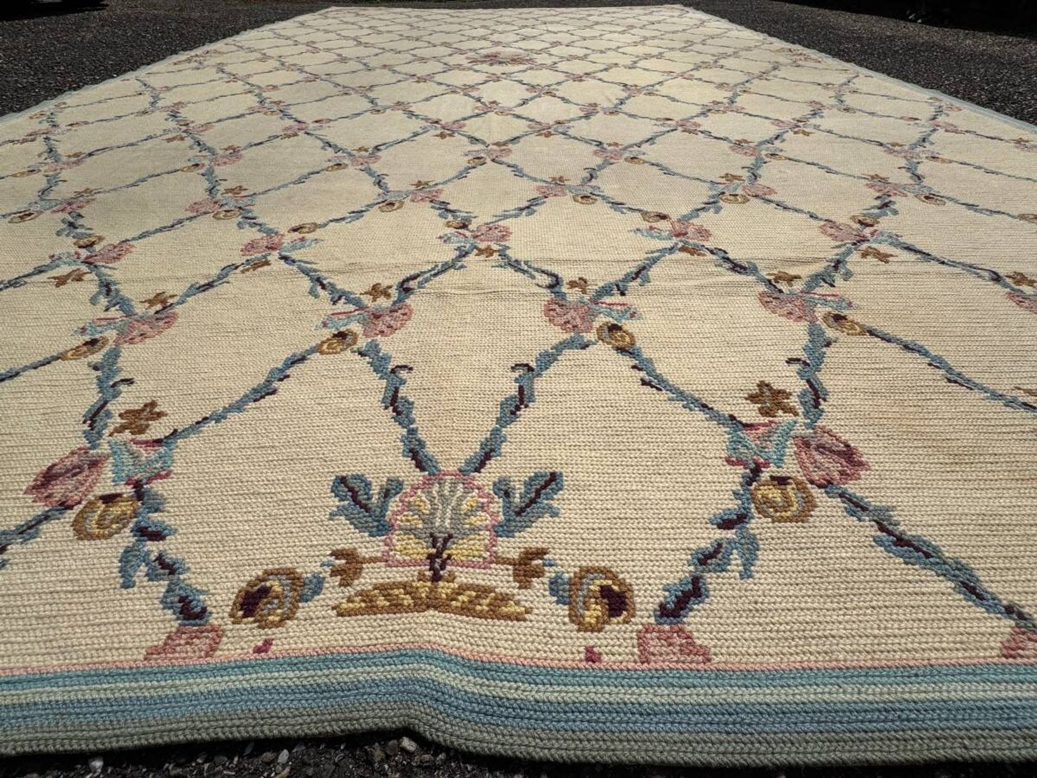 Tapis aux petits points  500x280 cm