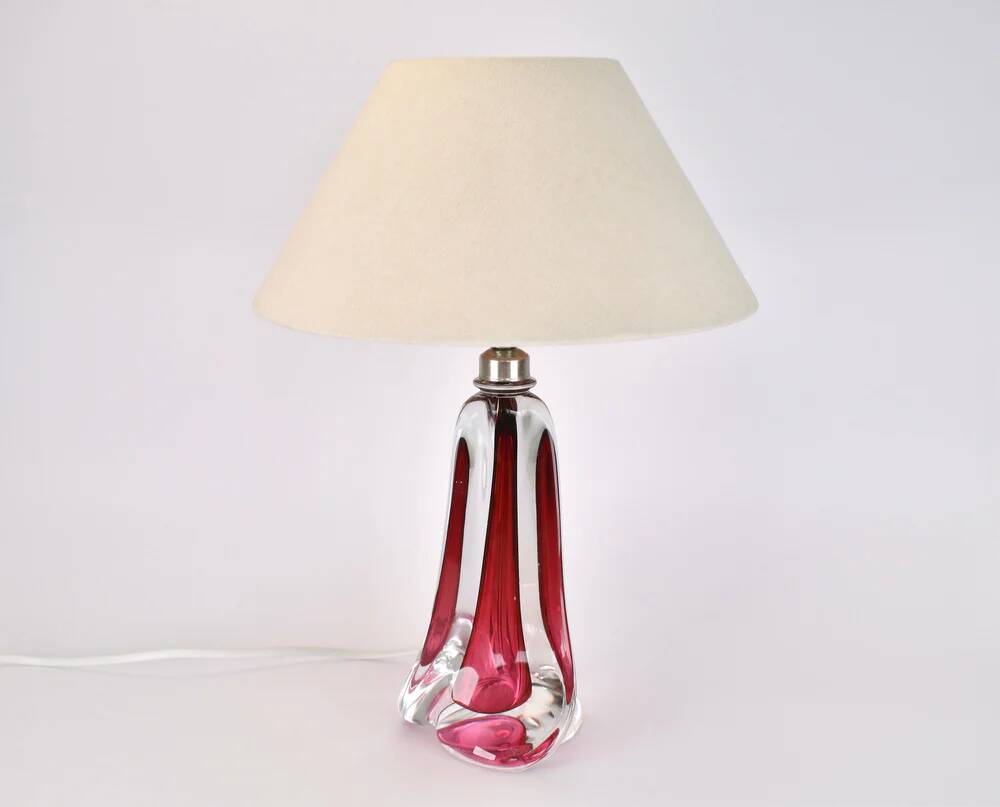 Lampe de table en verre rose Val St Lambert du milieu du siècle