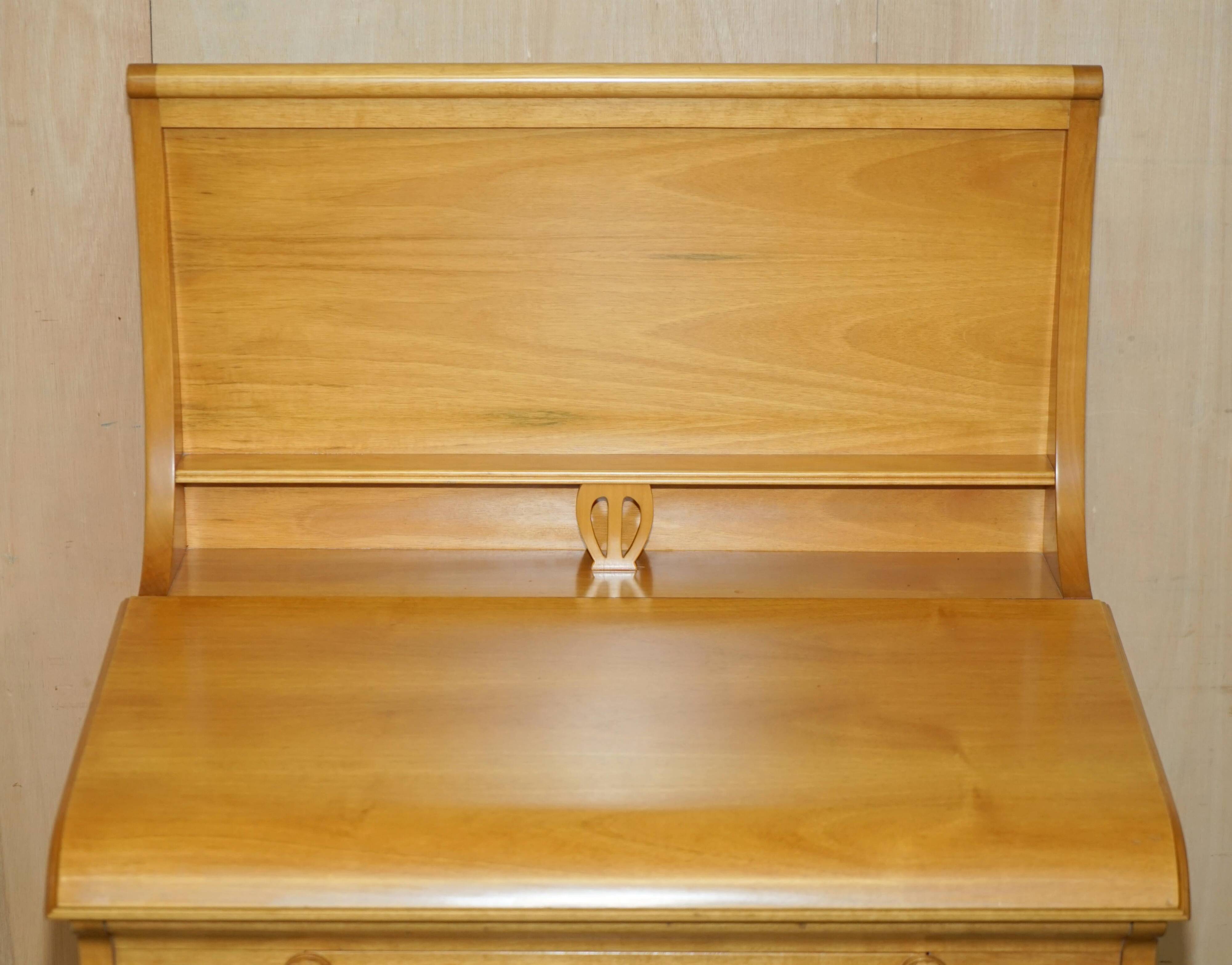 Bureau Art Nouveau attribué à Carlo Zen 1902 en érable moucheté