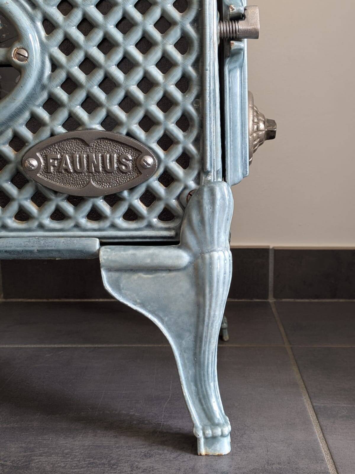 Antique enamelled cast iron stove "Faunus" – renovated