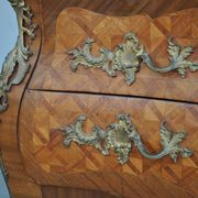 Commode de style Louis XV marbre brèche bronze doré XIXème