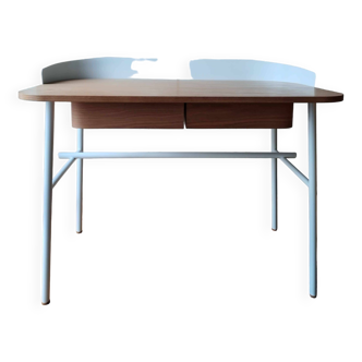 Victor desk