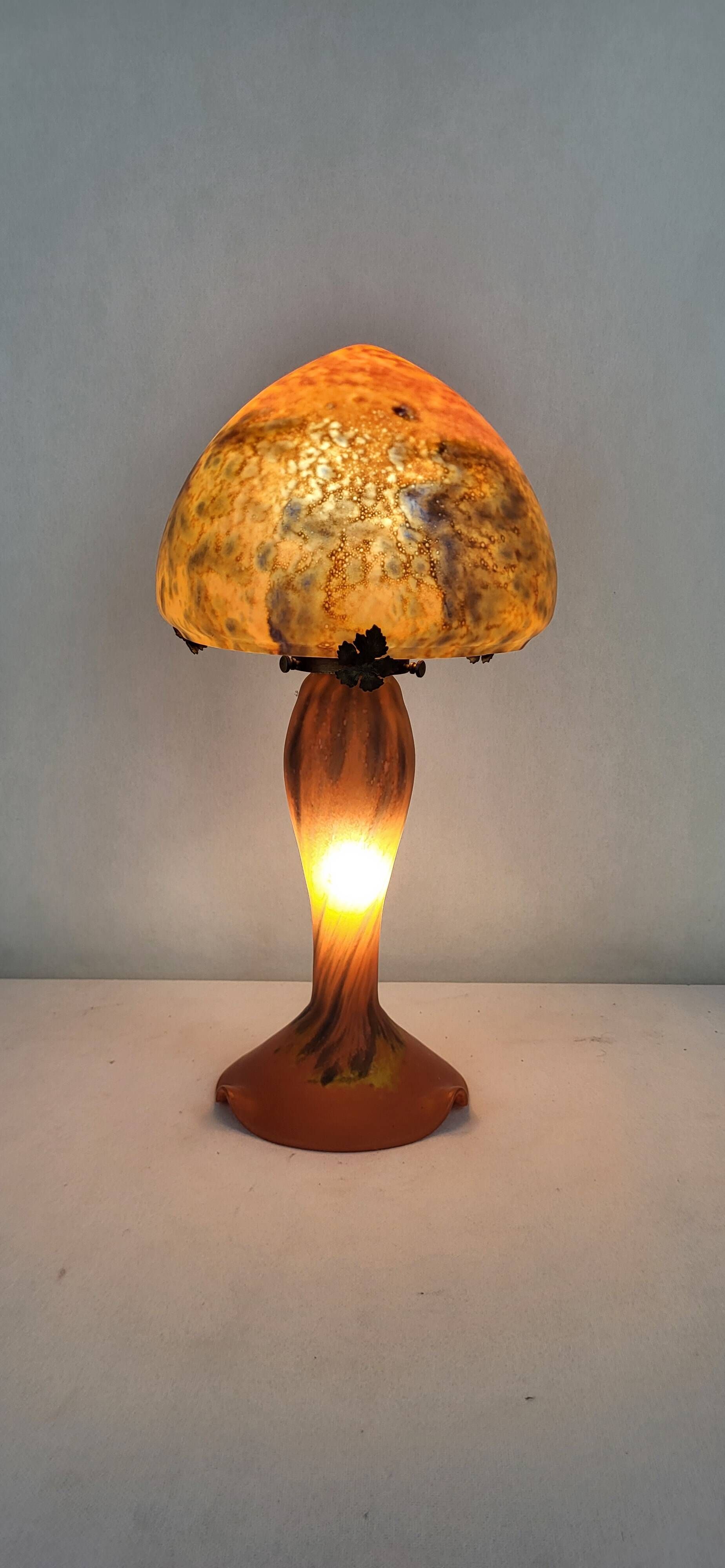 Glass paste lamp