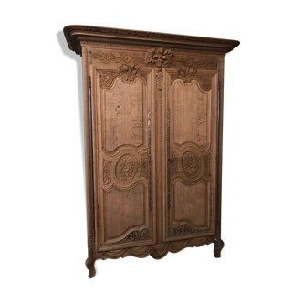 Armoire normande décapée en chêne