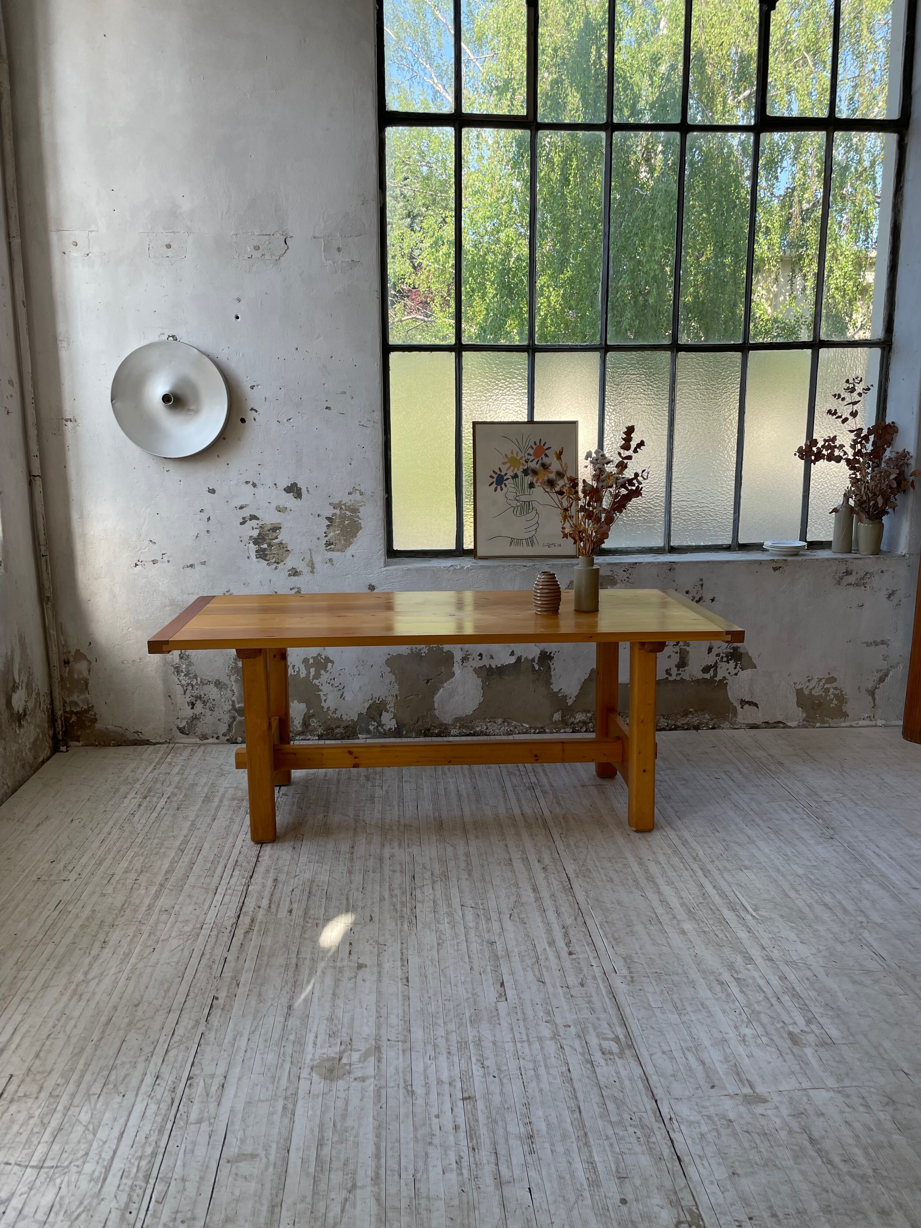 Mountain furniture table in pine 2m