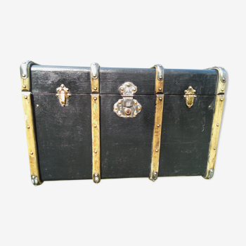 Magnificent travel trunk late 19 th completely renovated