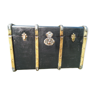 Magnificent travel trunk late 19 th completely renovated
