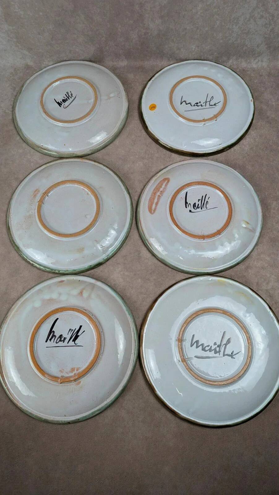 Set of 6 handmade flat plates signed by Maïté – hand-painted designs