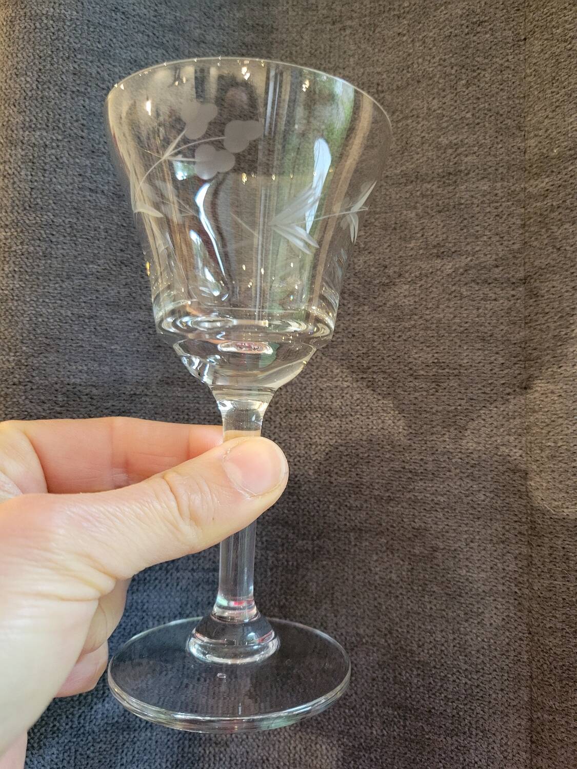 12 crystal wine glasses engraved with floral patterns