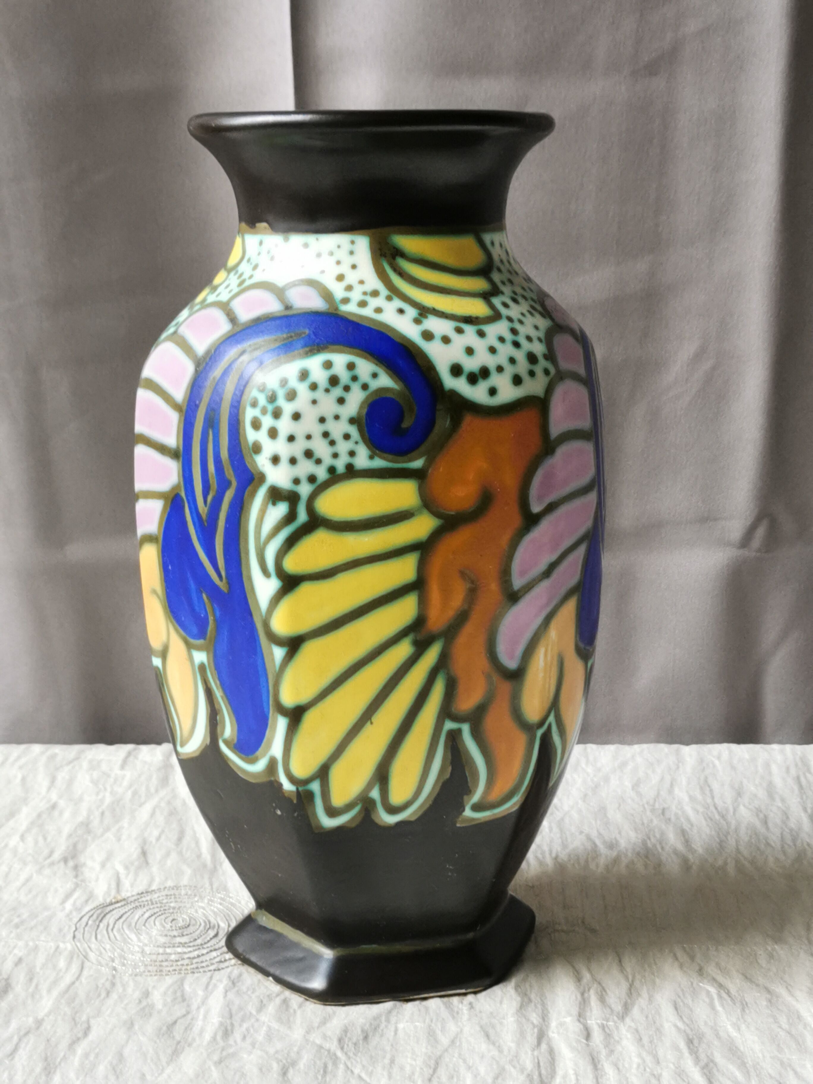 Vase art- deco sign " c.m. bergen "