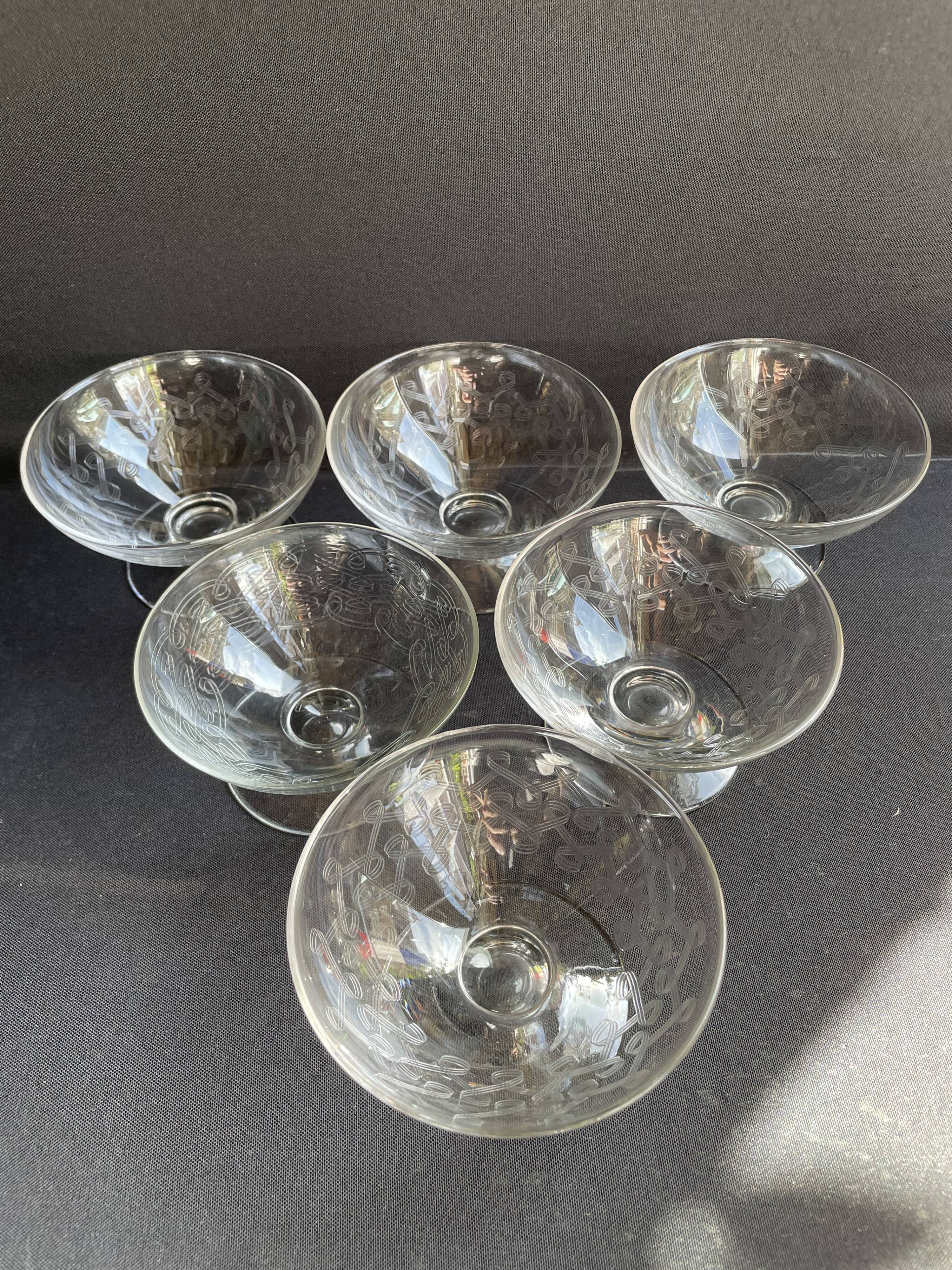 6 champagne glasses – Engraved crystal