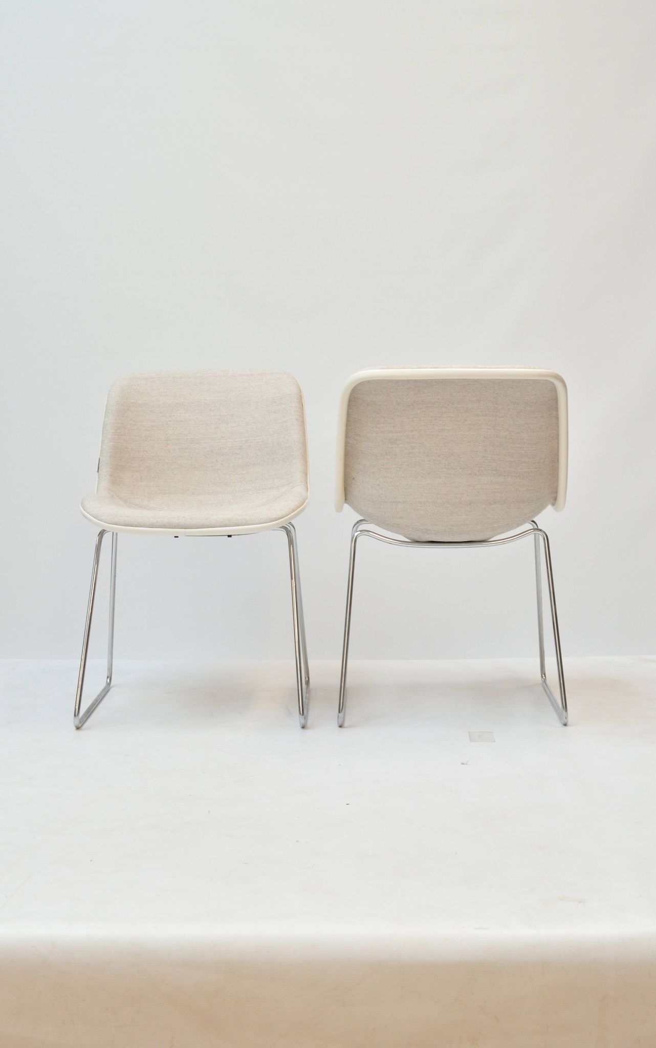 Set of 4 Spirit dining chairs by Hajime Oonishi for Houtoku/Artifort, 1970s.