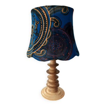 Lampe pied en bois tourné et abat-jour en tissu