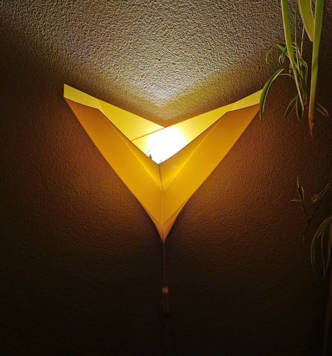 Ikea 90s yellow plastic applicator