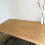 Stretchable stripped farmhouse table