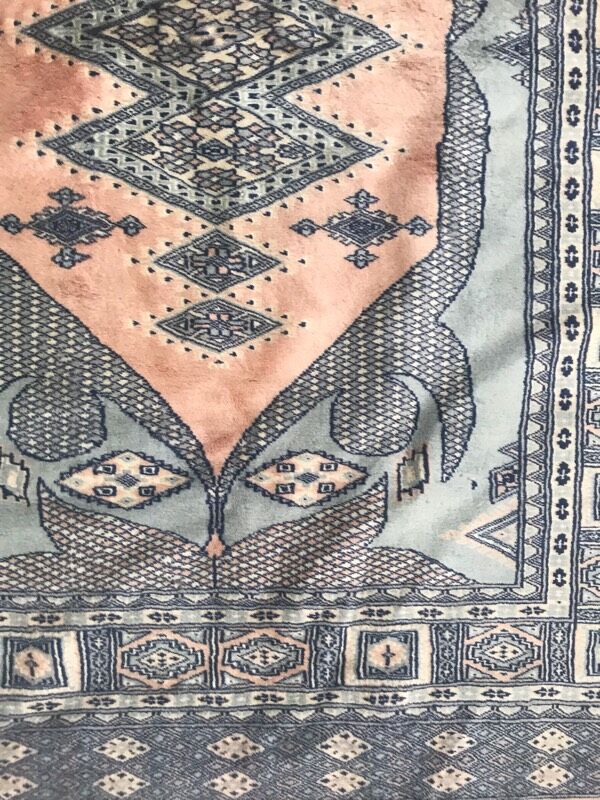 Handmade Pakistani vintage rug - 122x182 cm