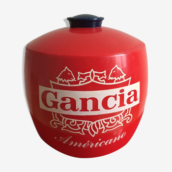 Seau à glace vintage publicitaire Gancia "Americano". En matière plastique. Couleur rouge